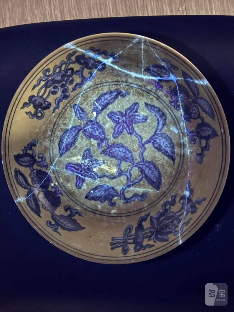    明正德 黄地青花栀子花纹盘 - 图13